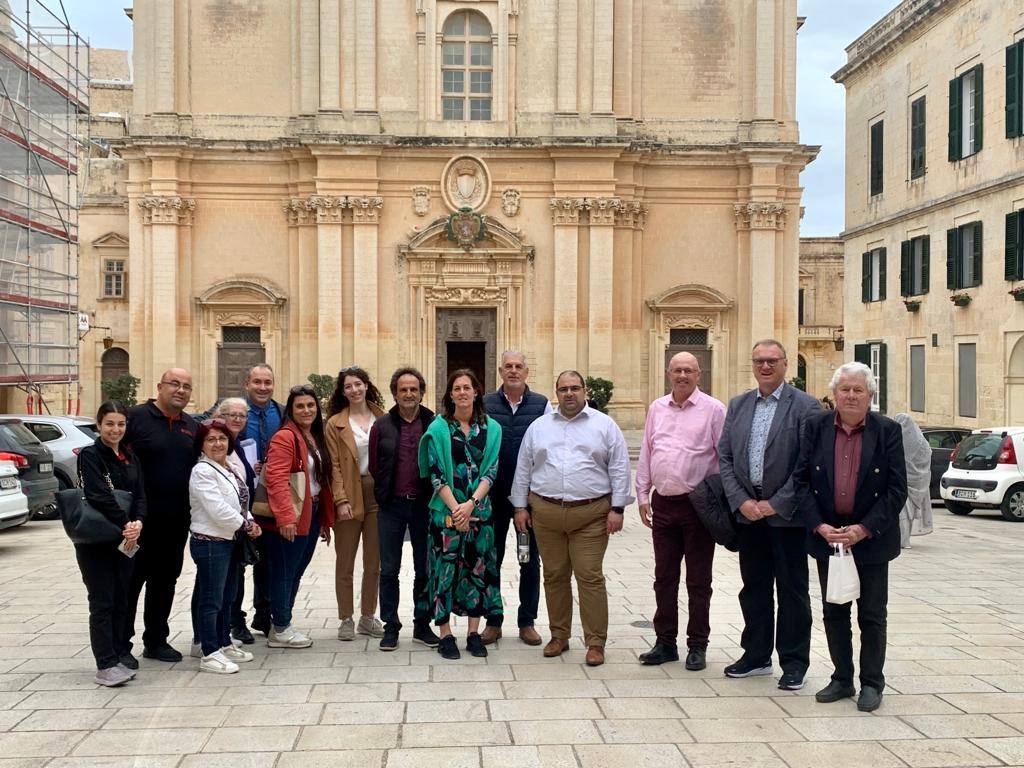 f73b24af-daf8-452c-b471-307718d42be6